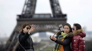 Eiffel-selfie-antonio-carralon                