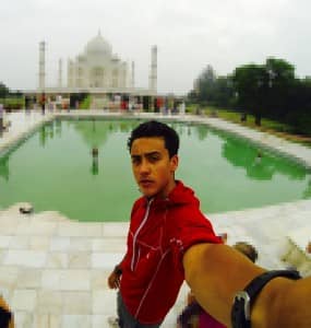 Taj-Mahal-selfie-antonio-carralon                